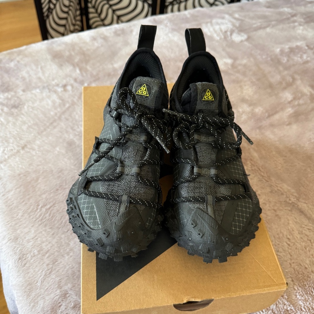 NIKE ACG Mountain FLY LOW GTX SE REFLECTIVE